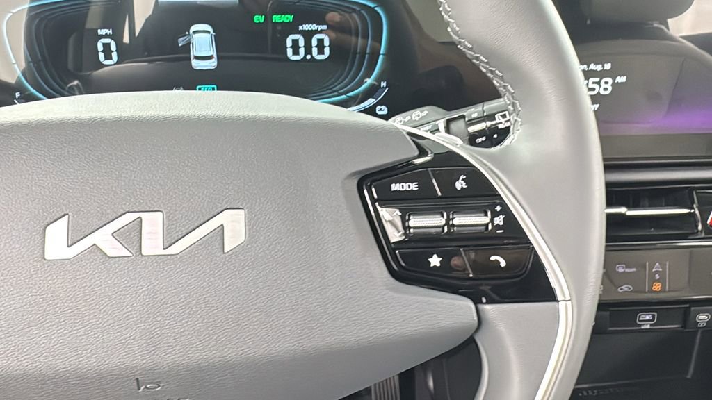 New 2025 Kia Niro EX image 22