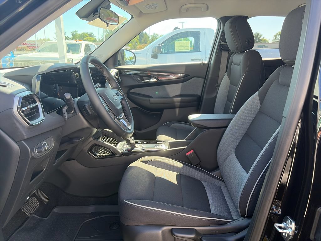 New 2026 Chevrolet TrailBlazer LT w/ Midnight Edition FWD image 13