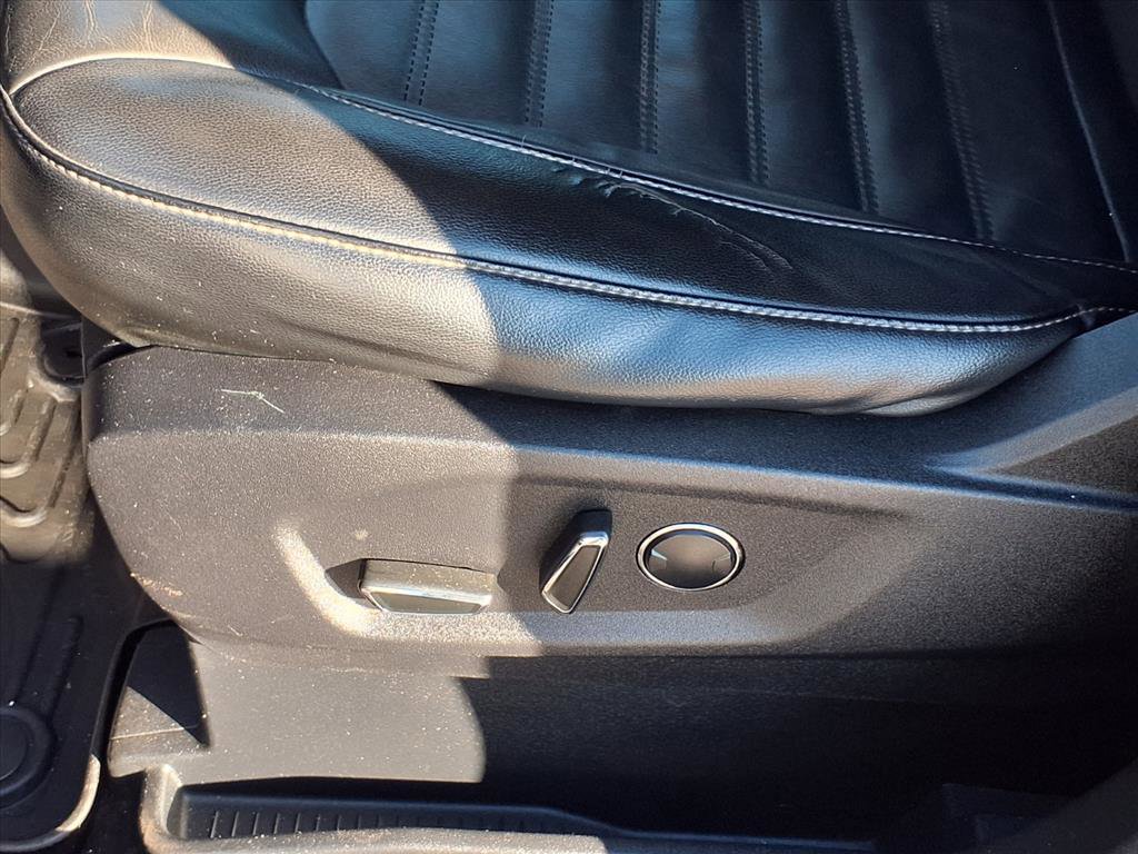 Used 2016 Ford Edge SEL w/ Canadian Touring Package image 4