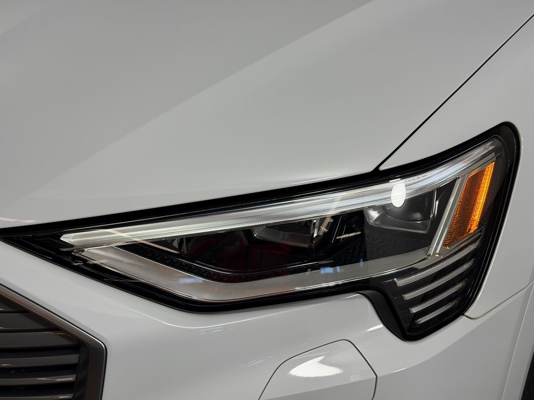Certified 2023 Audi e-tron Premium Plus w/ Premium Plus Package AWD/4WD image 12