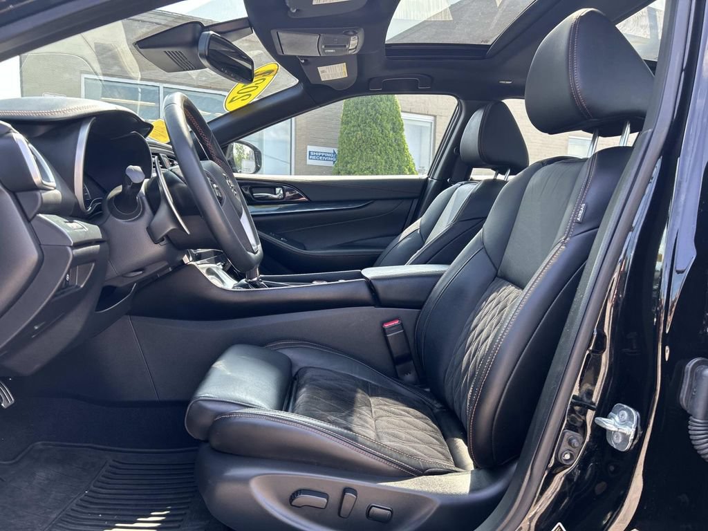 Certified 2022 Nissan Maxima SR w/ Sport Mat Group FWD image 15