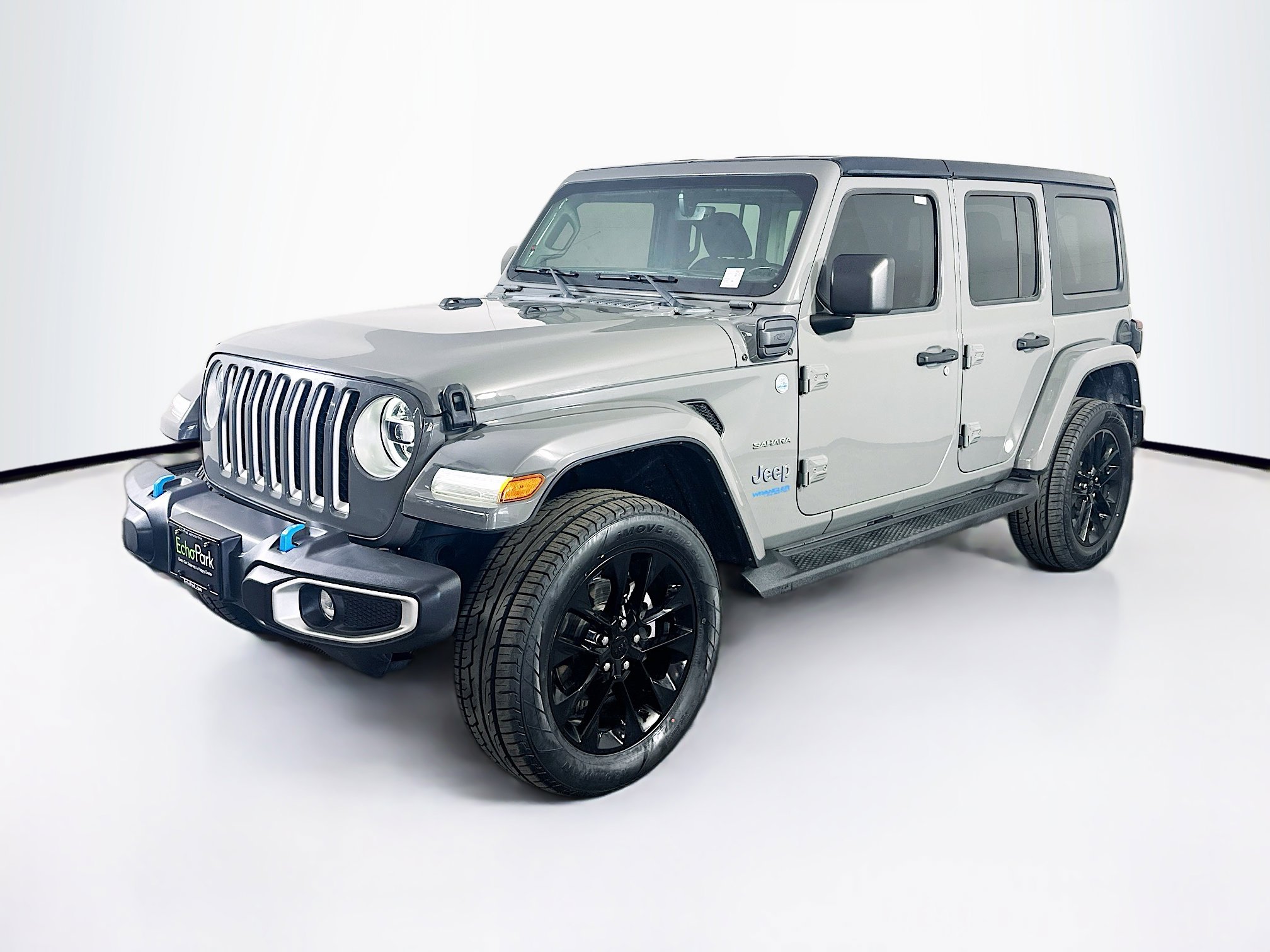 Used 2022 Jeep Wrangler Unlimited Sahara w/ Cold Weather Group AWD/4WD image 3