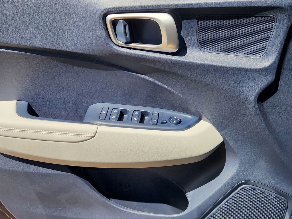 New 2026 Hyundai Venue SEL FWD image 18