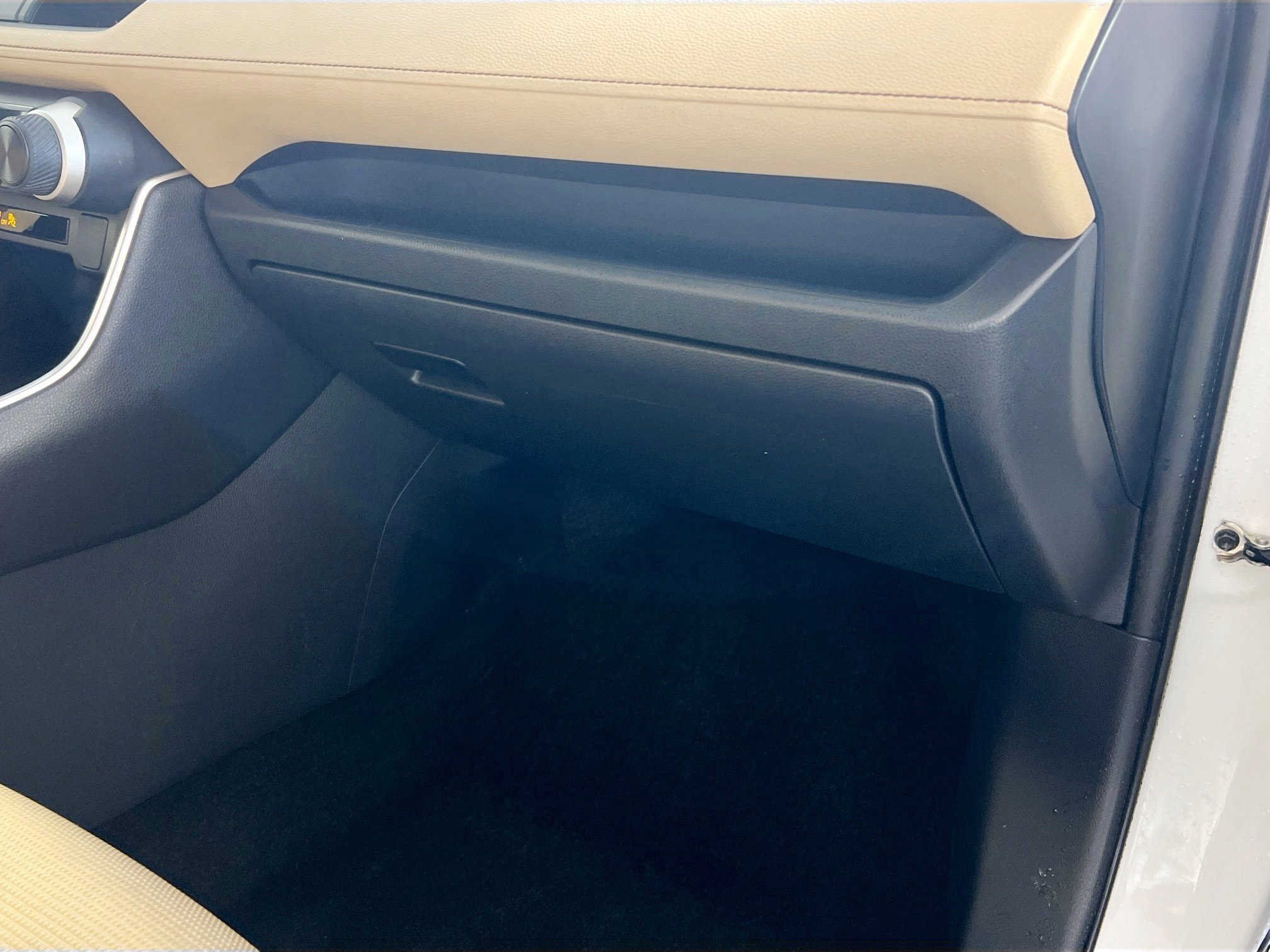 Used 2019 Toyota RAV4 LE image 34