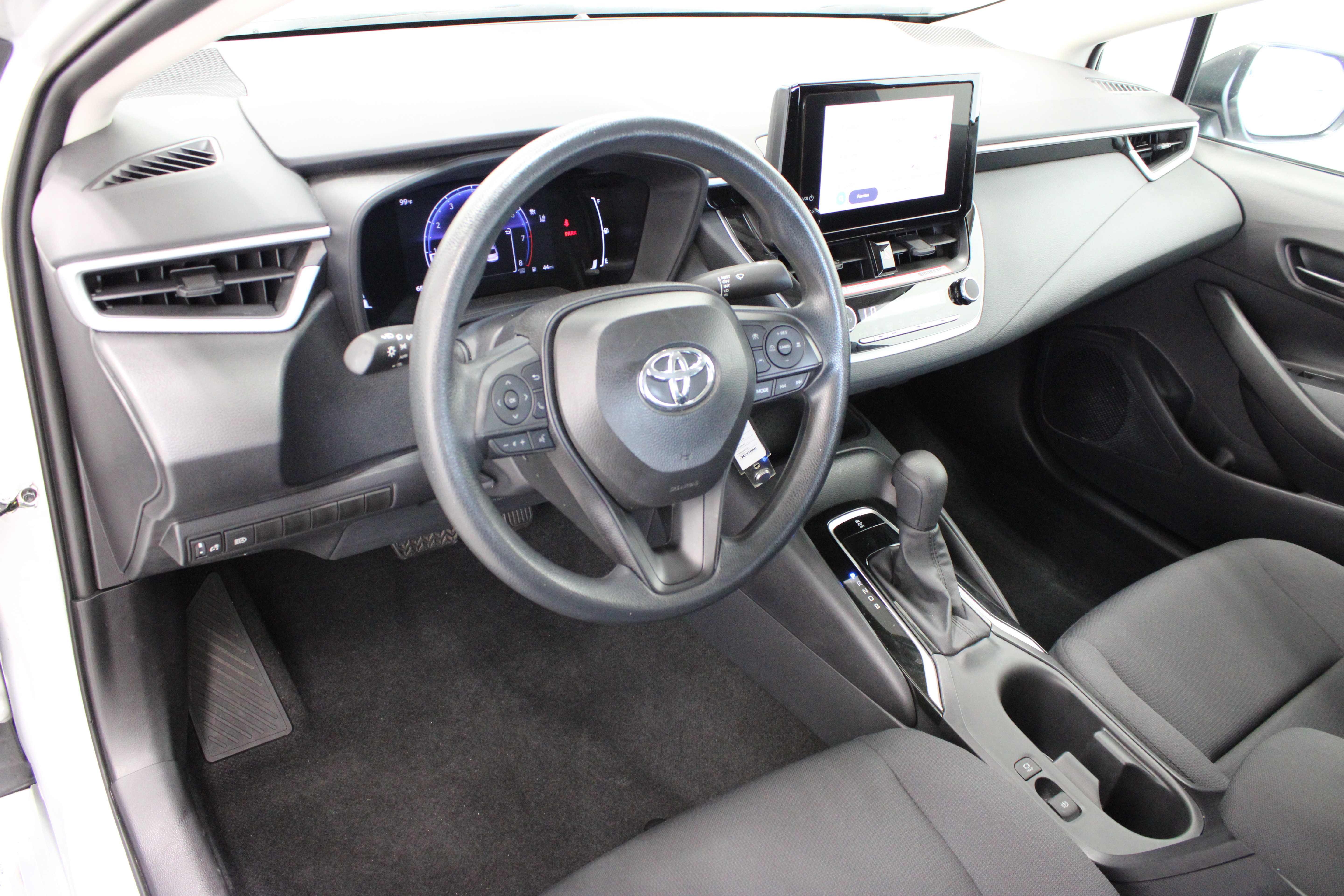 Used 2026 Toyota Corolla LE FWD image 13