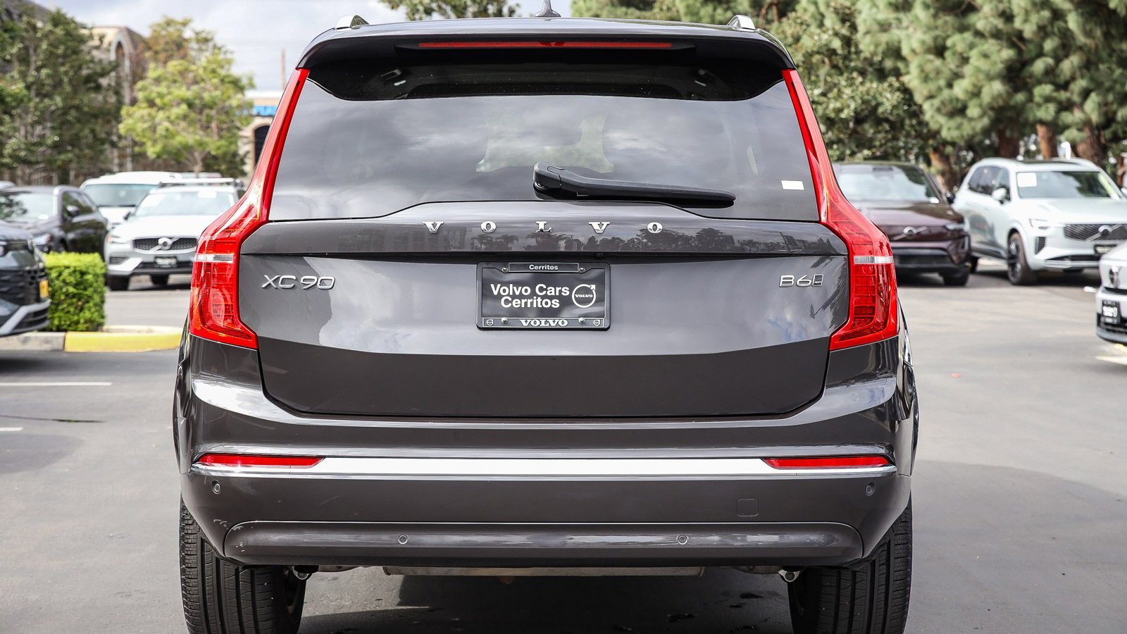 Used 2024 Volvo XC90 B6 Plus image 10