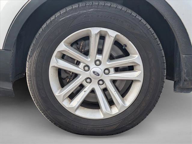 Used 2016 Ford Explorer XLT w/ Equipment Group 202A image 9