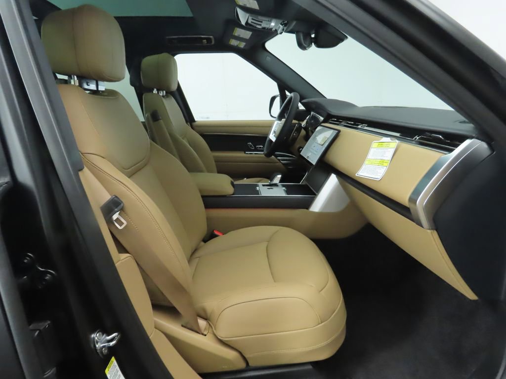 New 2025 Land Rover Range Rover SE image 22
