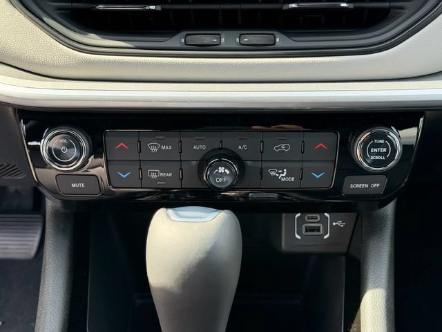 New 2026 Jeep Compass Limited AWD/4WD image 17