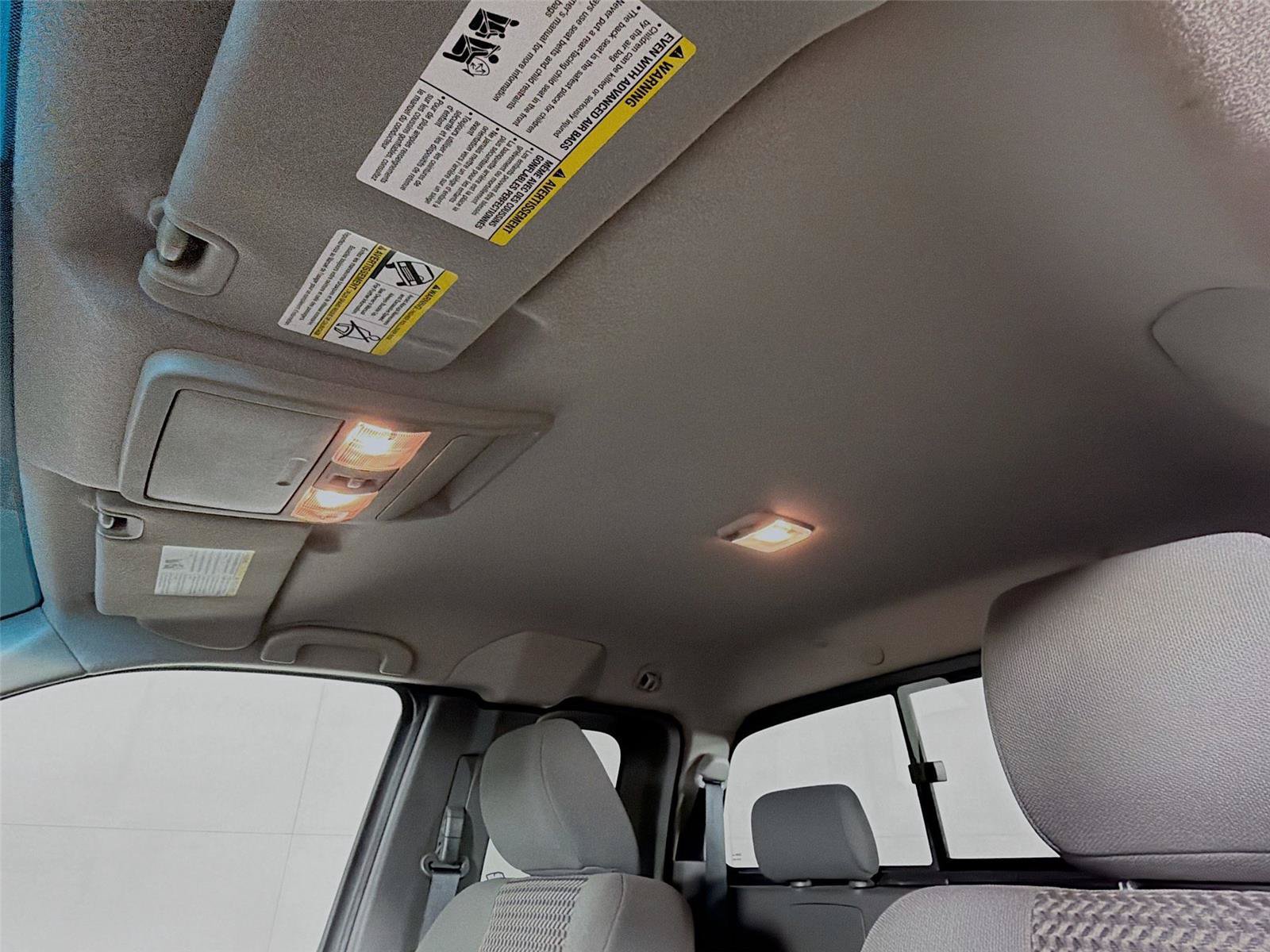 Used 2015 Nissan Frontier SV AWD/4WD image 5