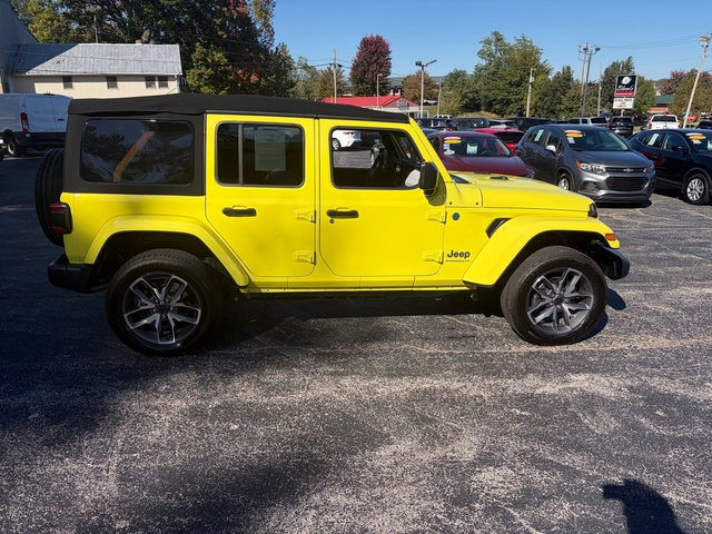 Used 2024 Jeep Wrangler Unlimited w/ Convenience Group AWD/4WD image 23