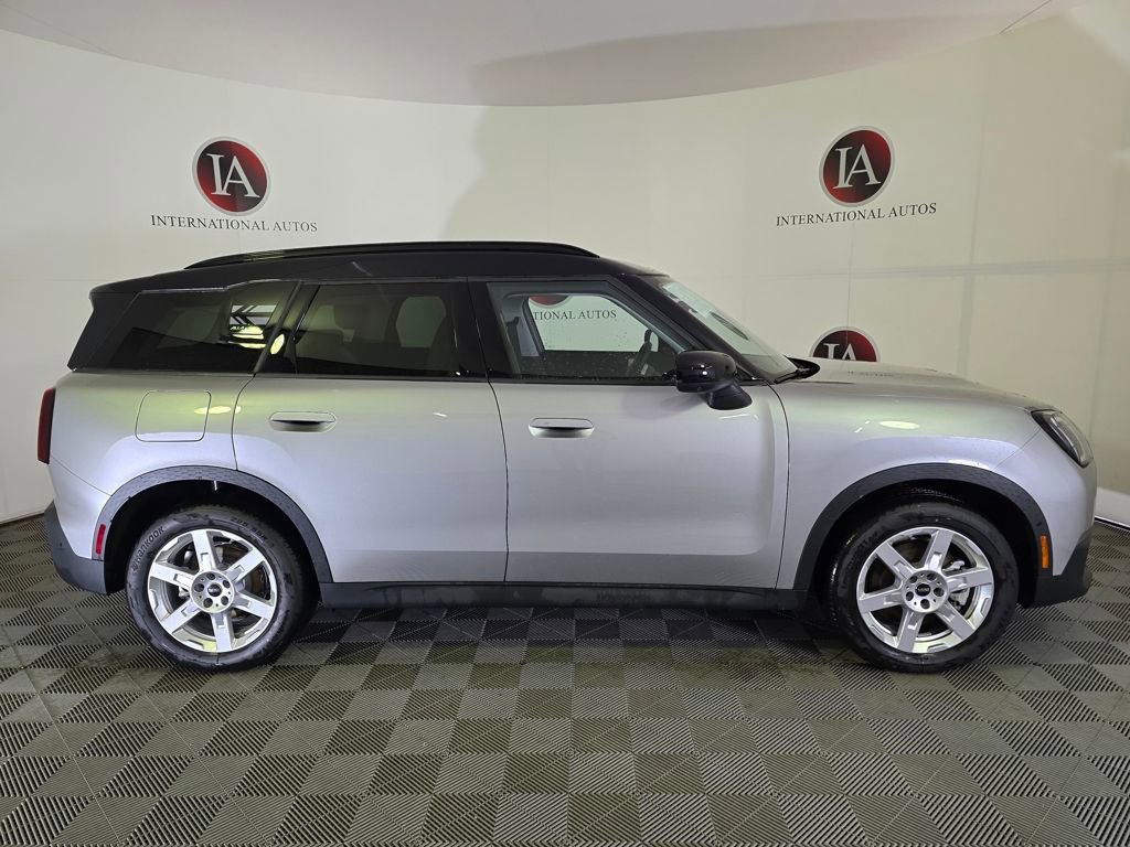 Used 2025 MINI Cooper Countryman S w/ Comfort Package Max image 3