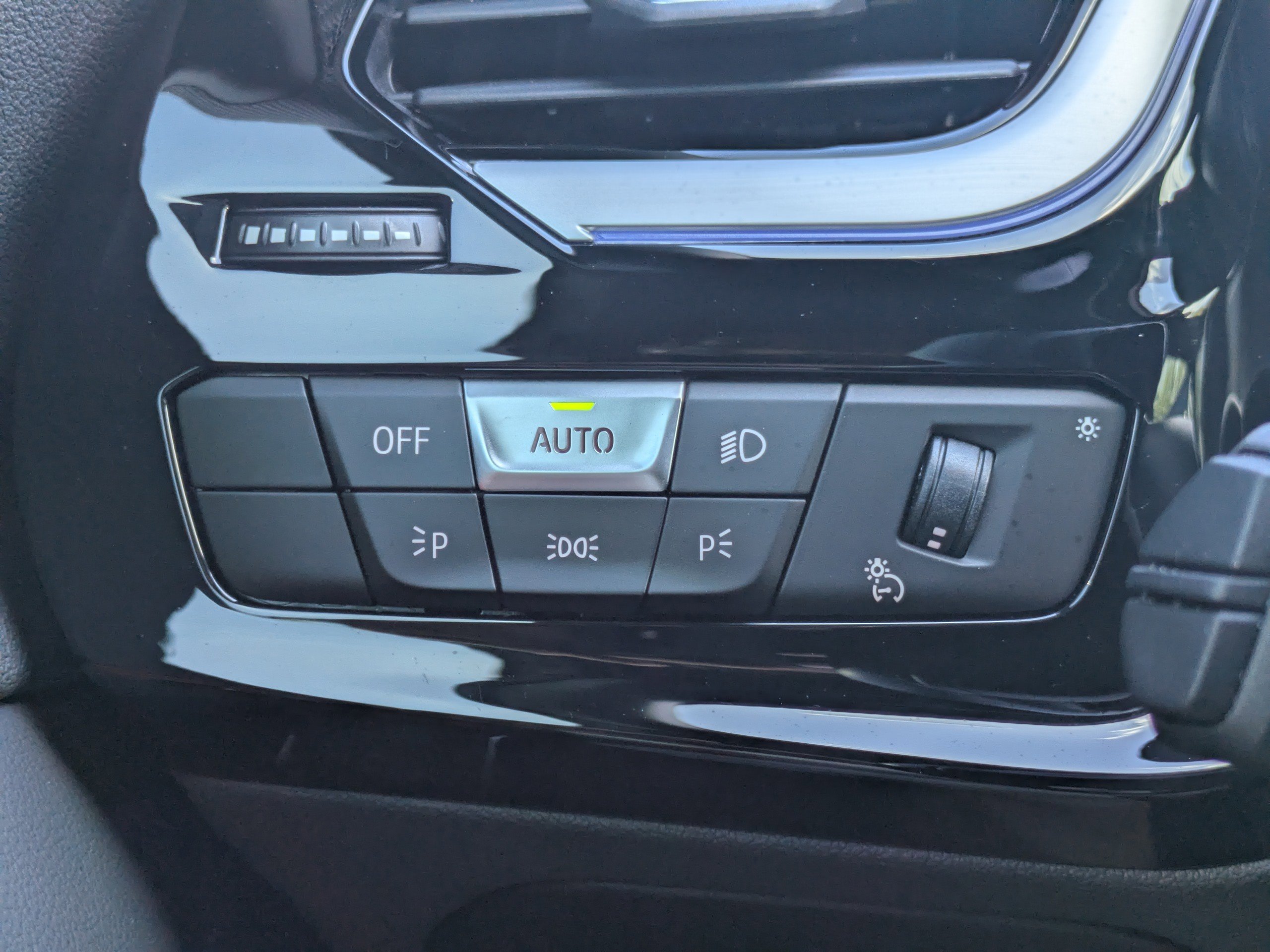 Used 2022 BMW Z4 M40i w/ Premium Package image 32