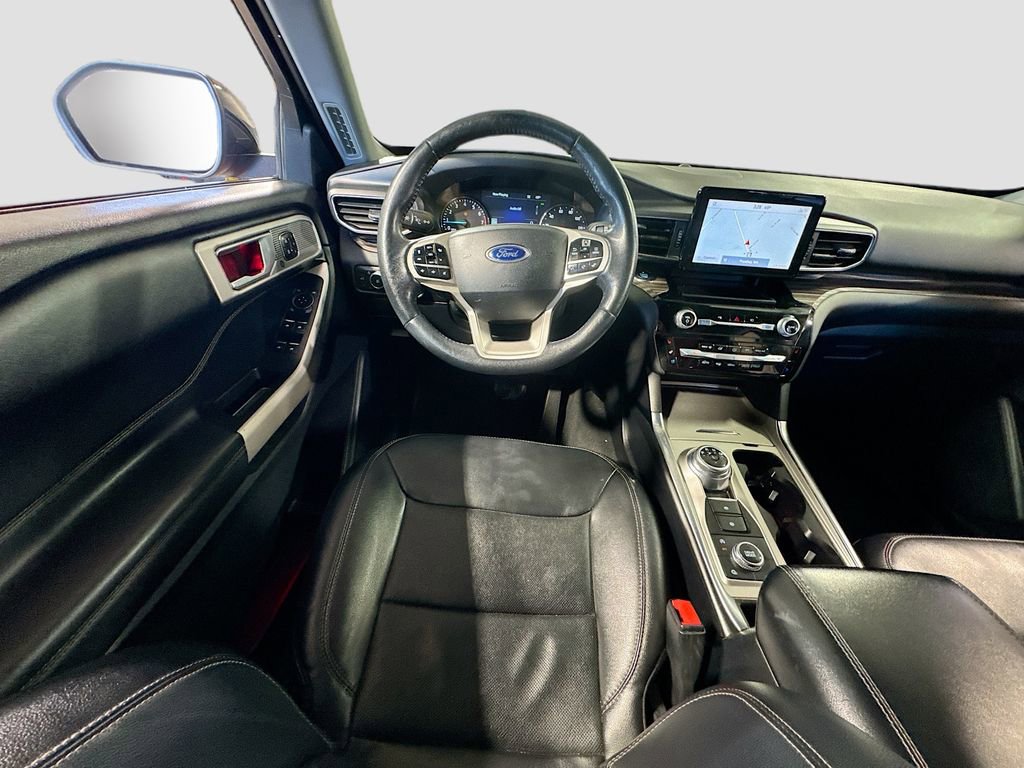 Used 2021 Ford Explorer Limited w/ Equipment Group 301A AWD/4WD image 13