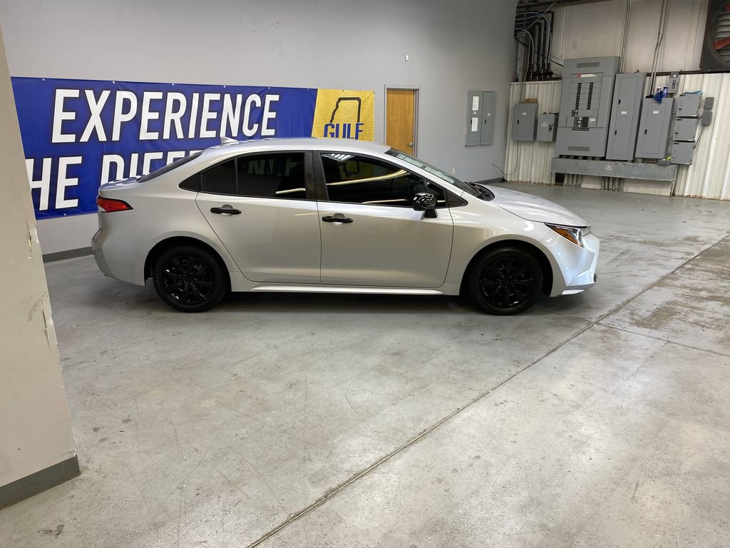 Used 2024 Toyota Corolla LE FWD image 8