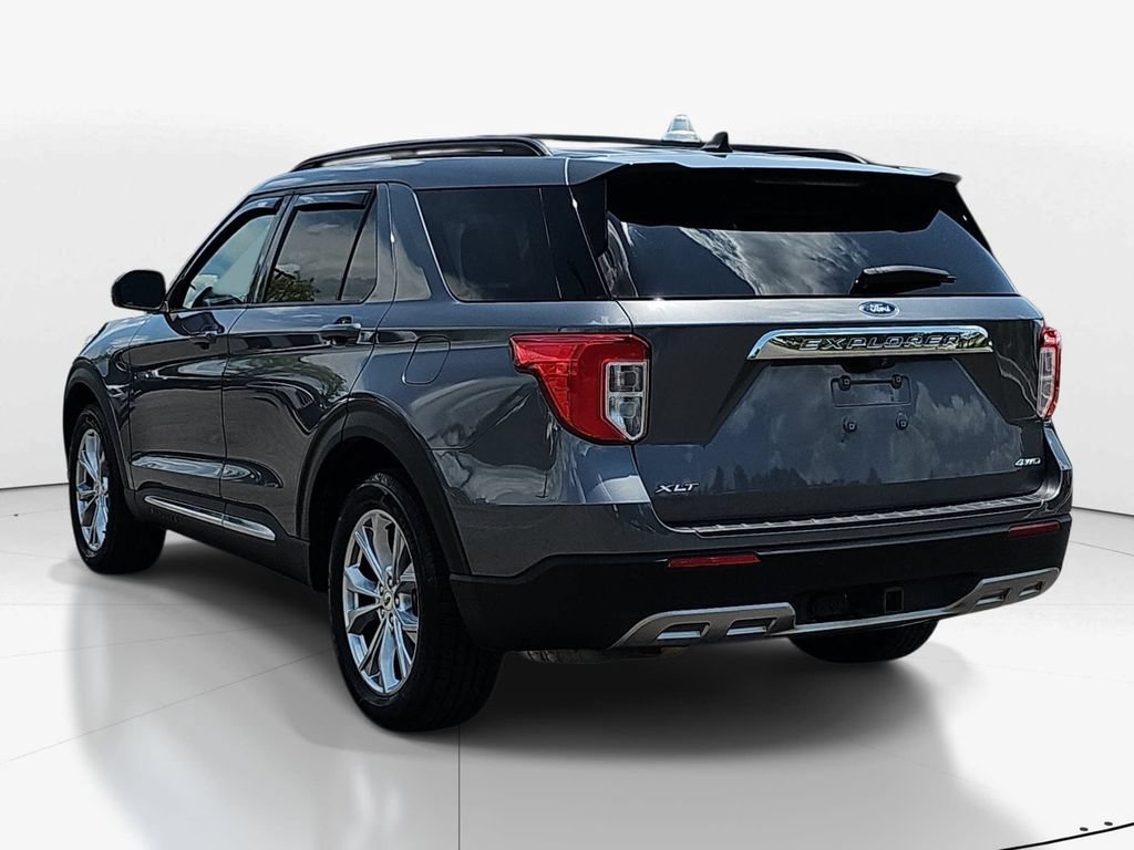 Used 2021 Ford Explorer XLT w/ Equipment Group 202A AWD/4WD image 8
