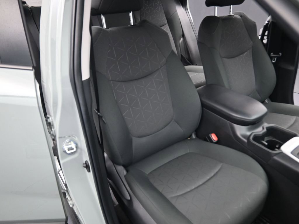 Used 2023 Toyota RAV4 XLE w/ Convenience Package image 12