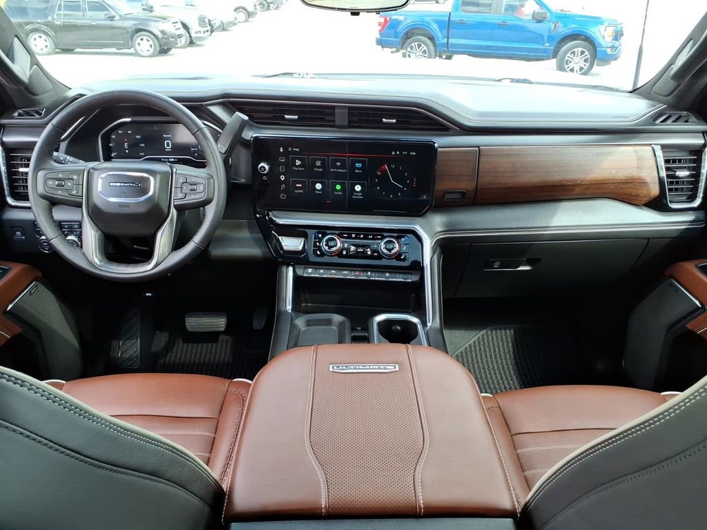Used 2025 GMC Sierra 3500 Denali Ultimate AWD/4WD image 24