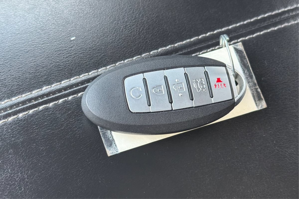 Used 2020 Nissan Sentra SV FWD image 33