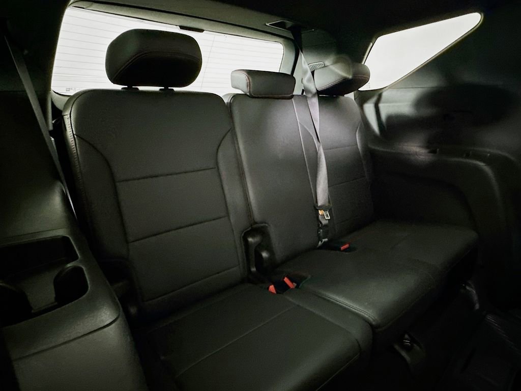 Used 2025 Chevrolet Traverse RS w/ LPO, Cargo Package image 13