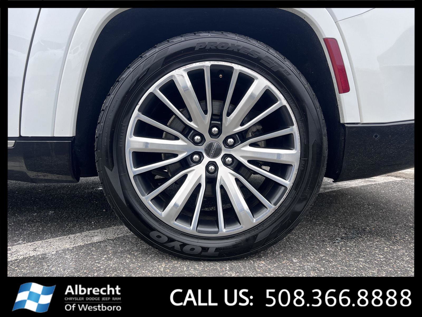 Used 2024 Jeep Grand Wagoneer L Series III image 36