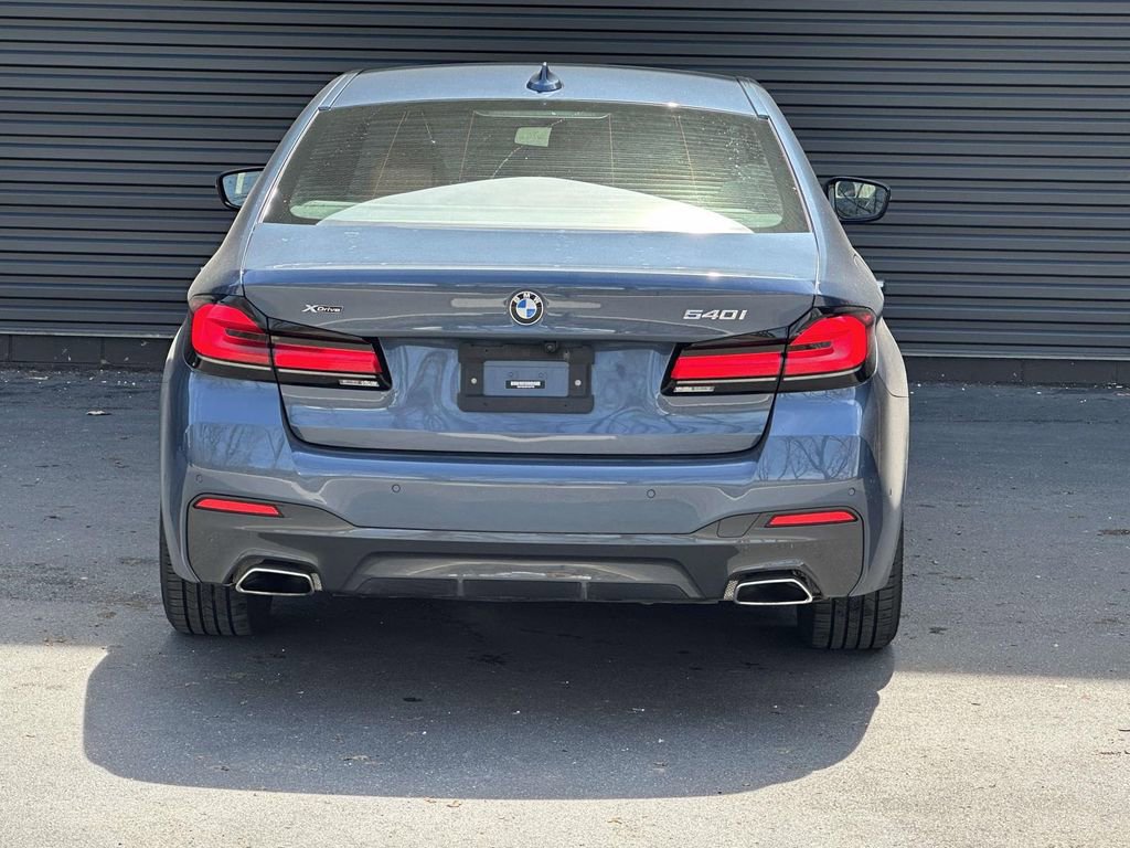 Used 2023 BMW 540i xDrive w/ M Sport Package AWD/4WD image 4