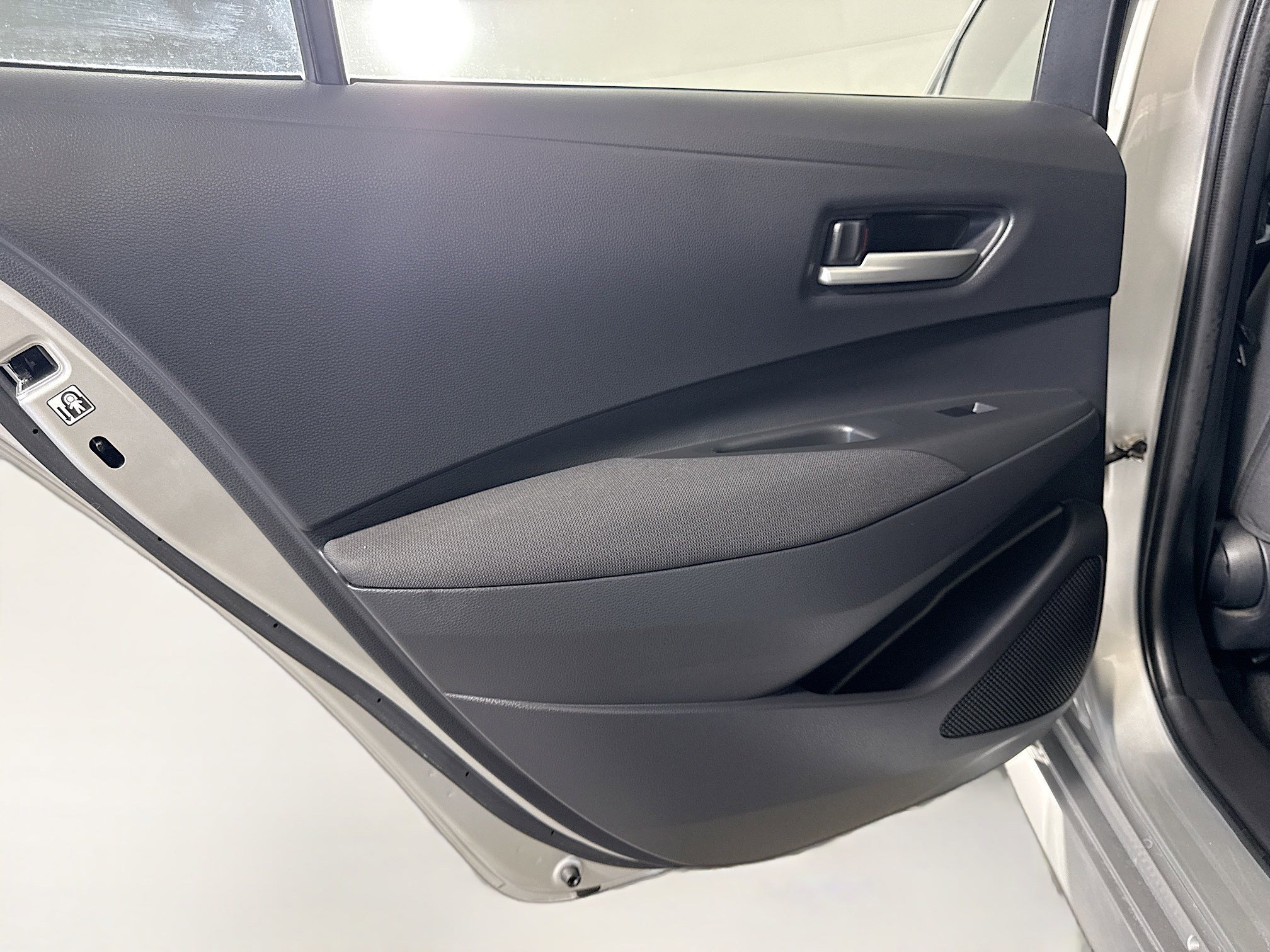 Used 2021 Toyota Corolla LE image 25