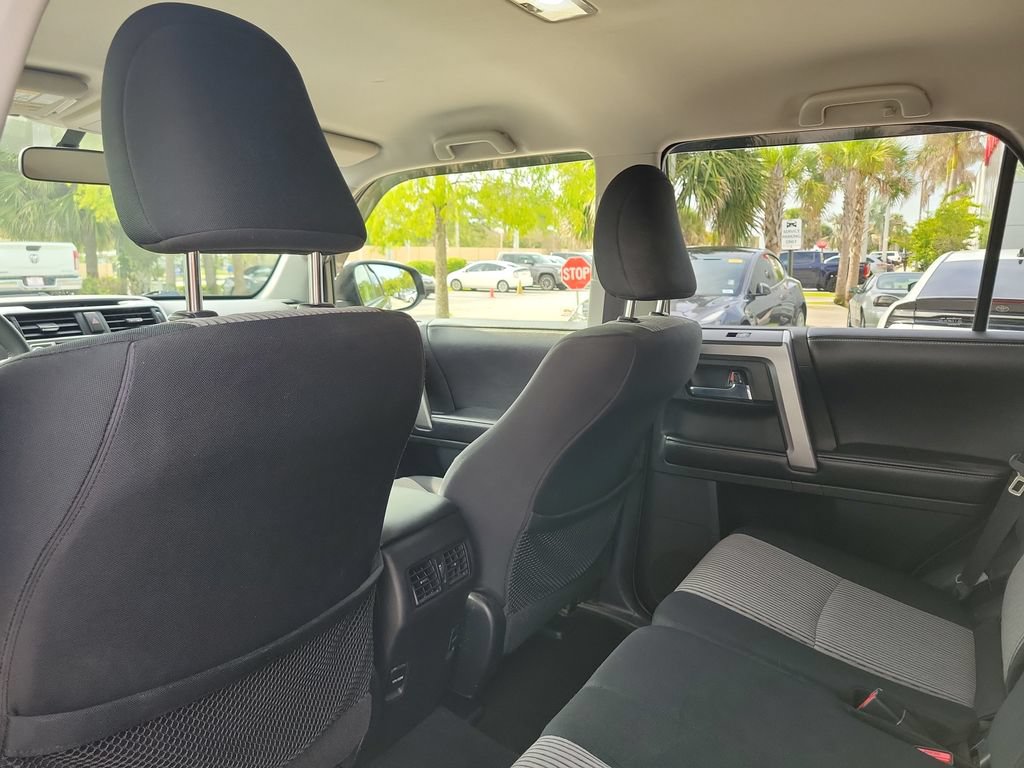Used 2016 Toyota 4Runner SR5 AWD/4WD image 25