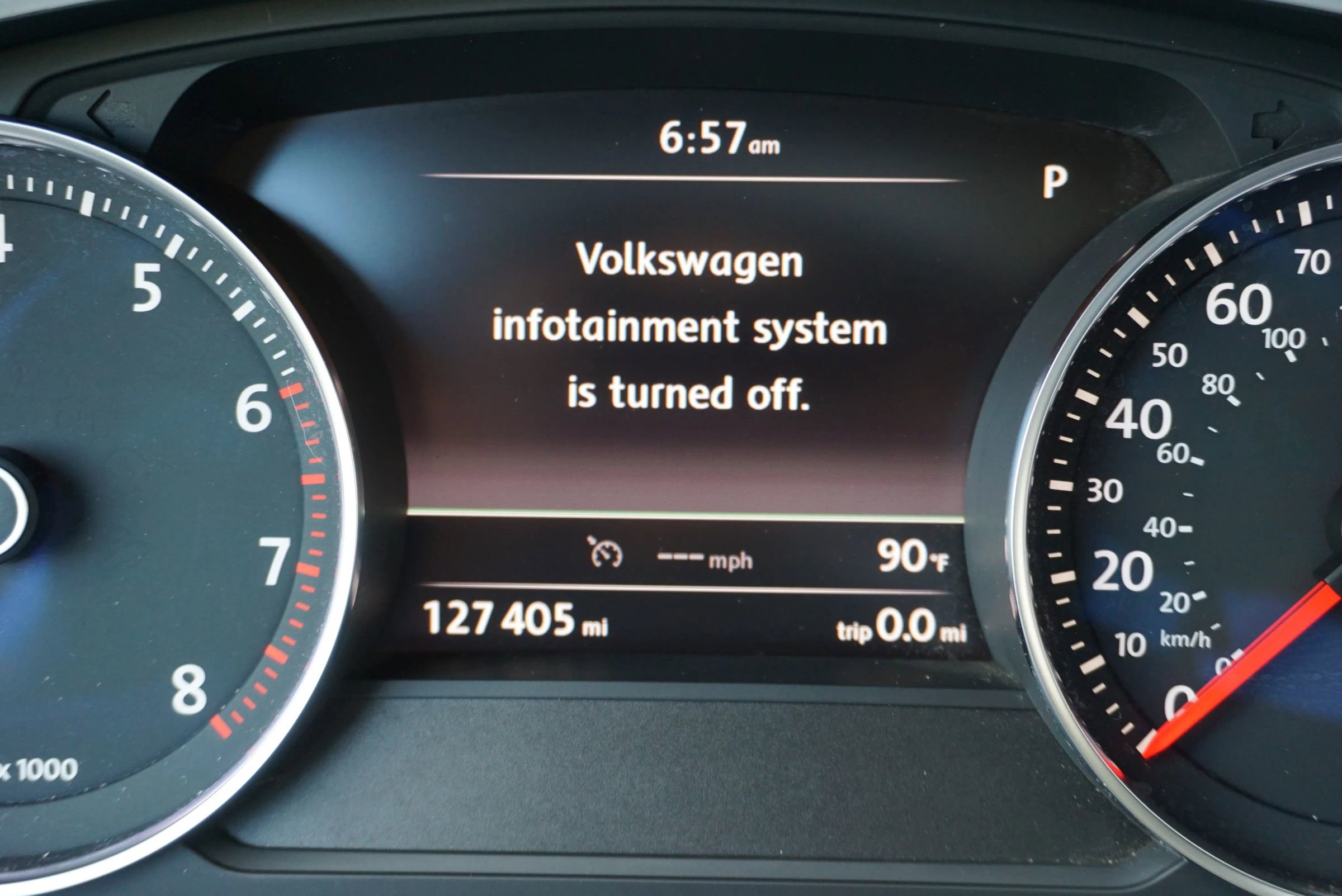 Used 2014 Volkswagen Touareg Sport image 25