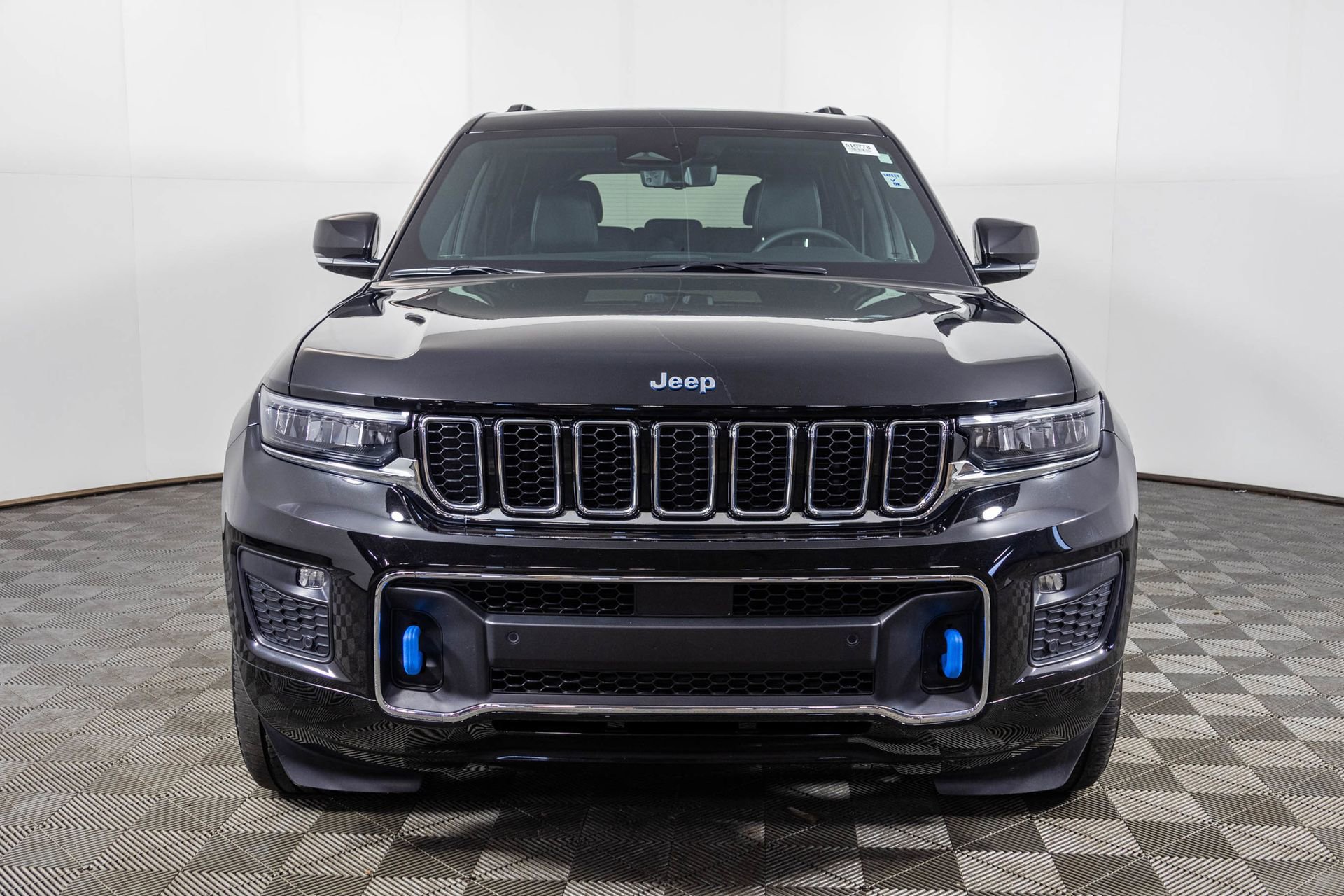 Used 2024 Jeep Grand Cherokee Overland w/ Luxury Tech Group IV image 15