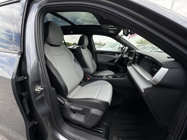 New 2026 Volkswagen Tiguan SE R-Line FWD image 28