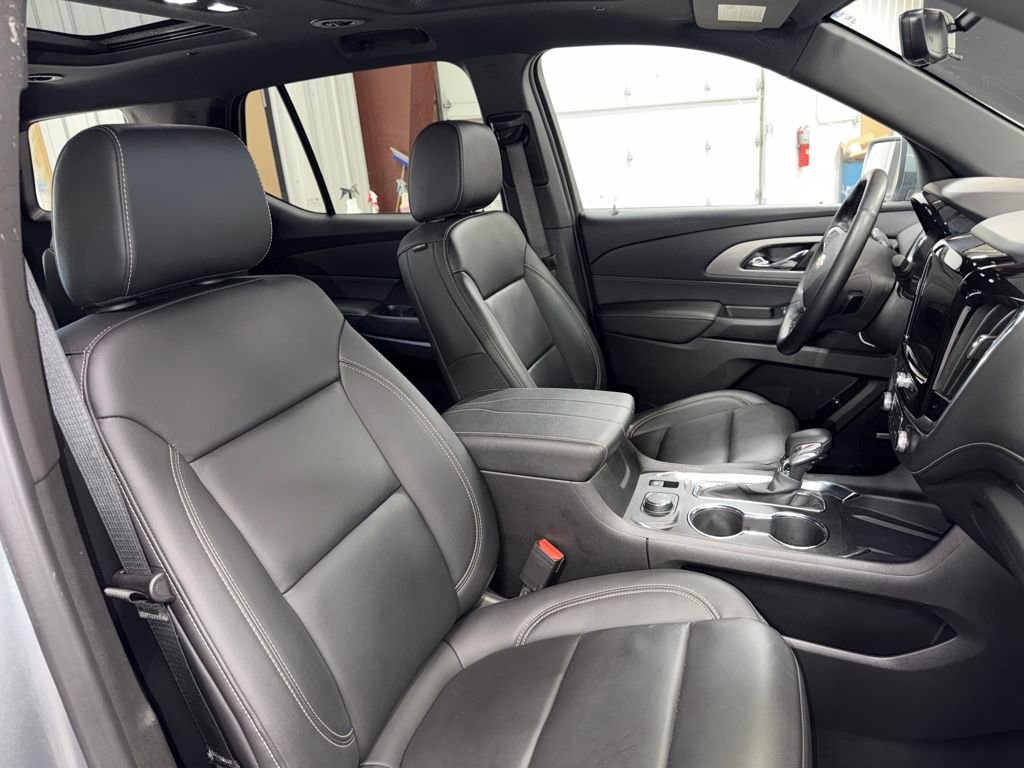 Used 2023 Chevrolet Traverse LT w/ LT Premium Package image 26