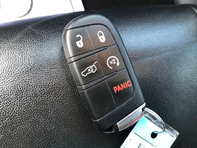 Used 2022 Jeep Grand Cherokee Limited w/ Technology Group AWD/4WD image 26