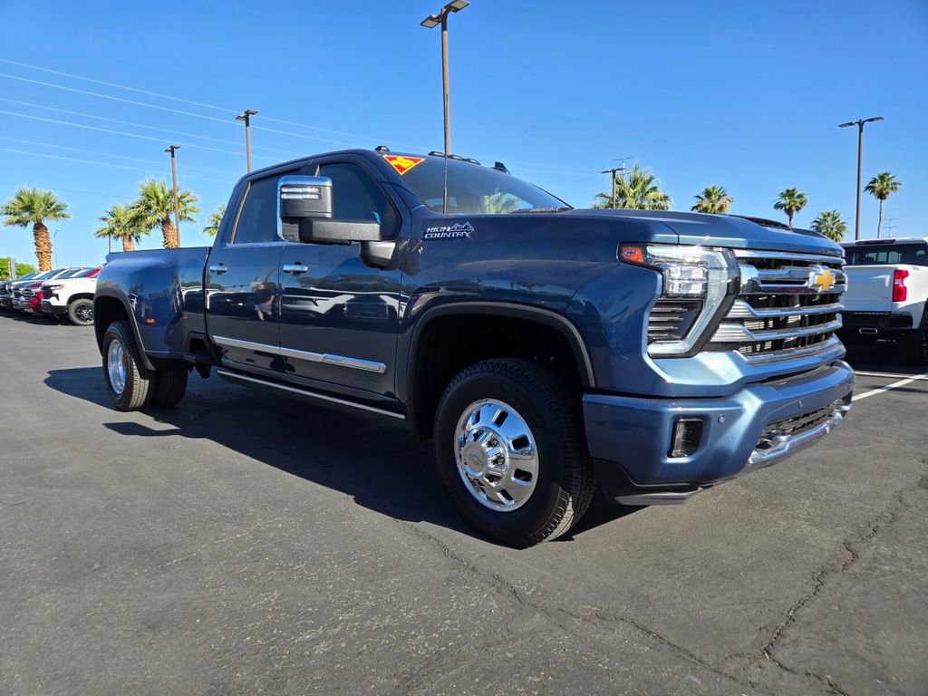 Used 2025 Chevrolet Silverado 3500 High Country w/ High Country Premium Package AWD/4WD image 1