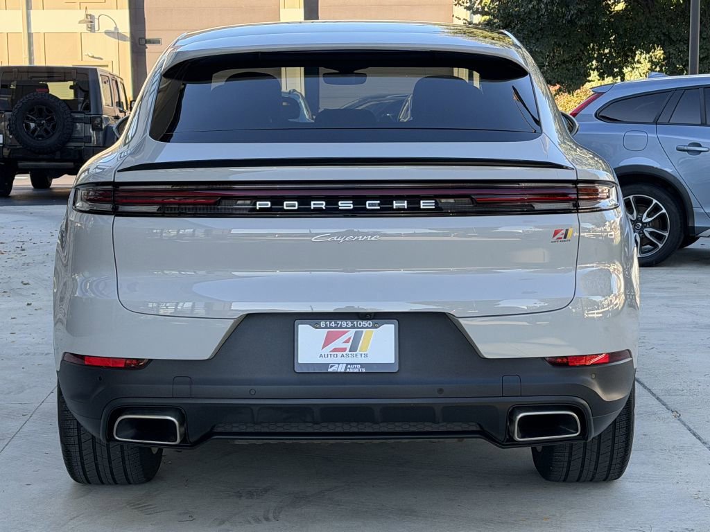 Used 2024 Porsche Cayenne Coupe image 7