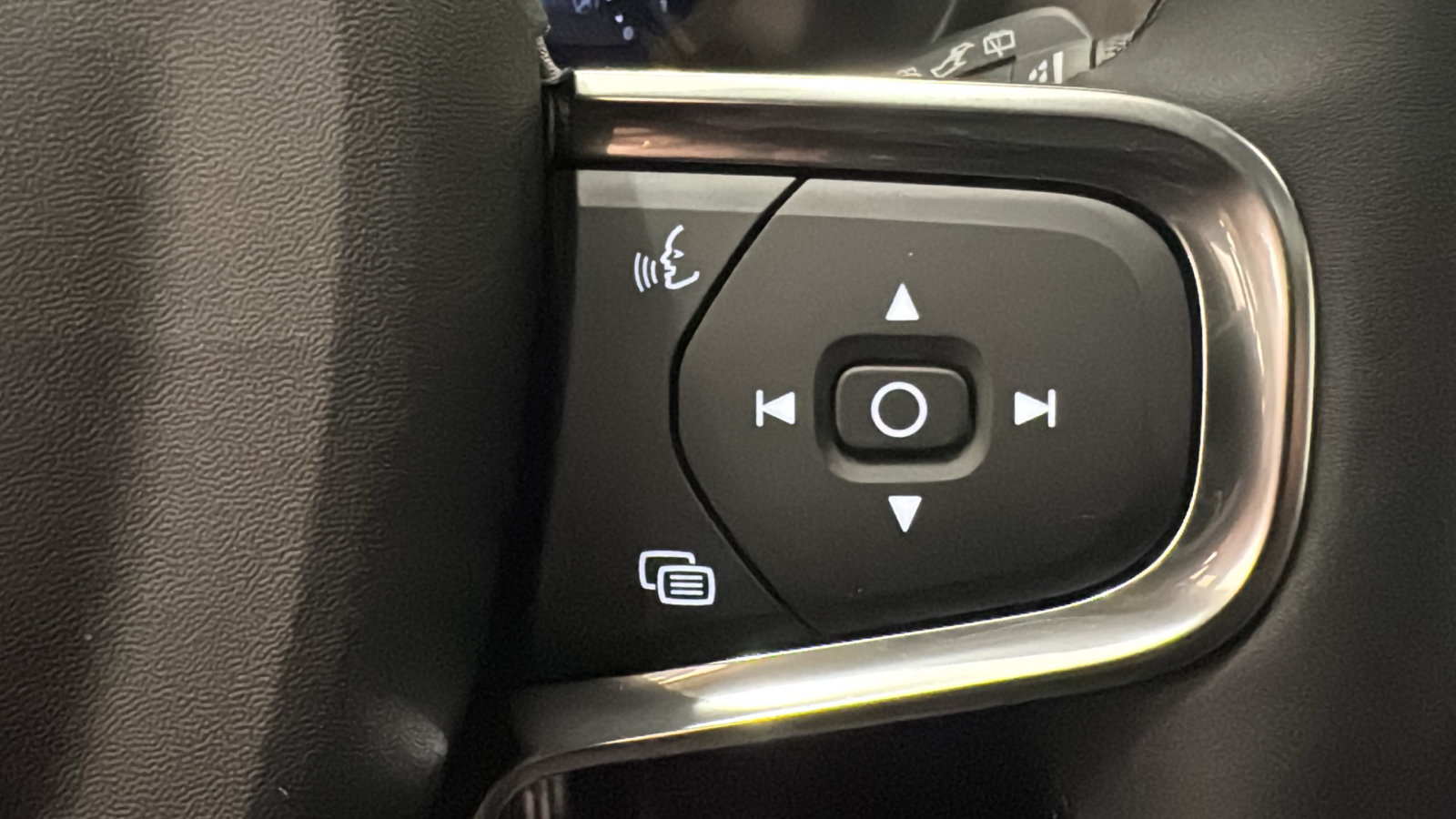 New 2026 Volvo XC40 B5 Ultra w/ Climate Package AWD/4WD image 14