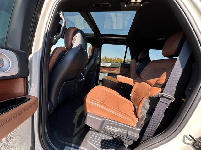 Used 2022 Lincoln Navigator Reserve image 19