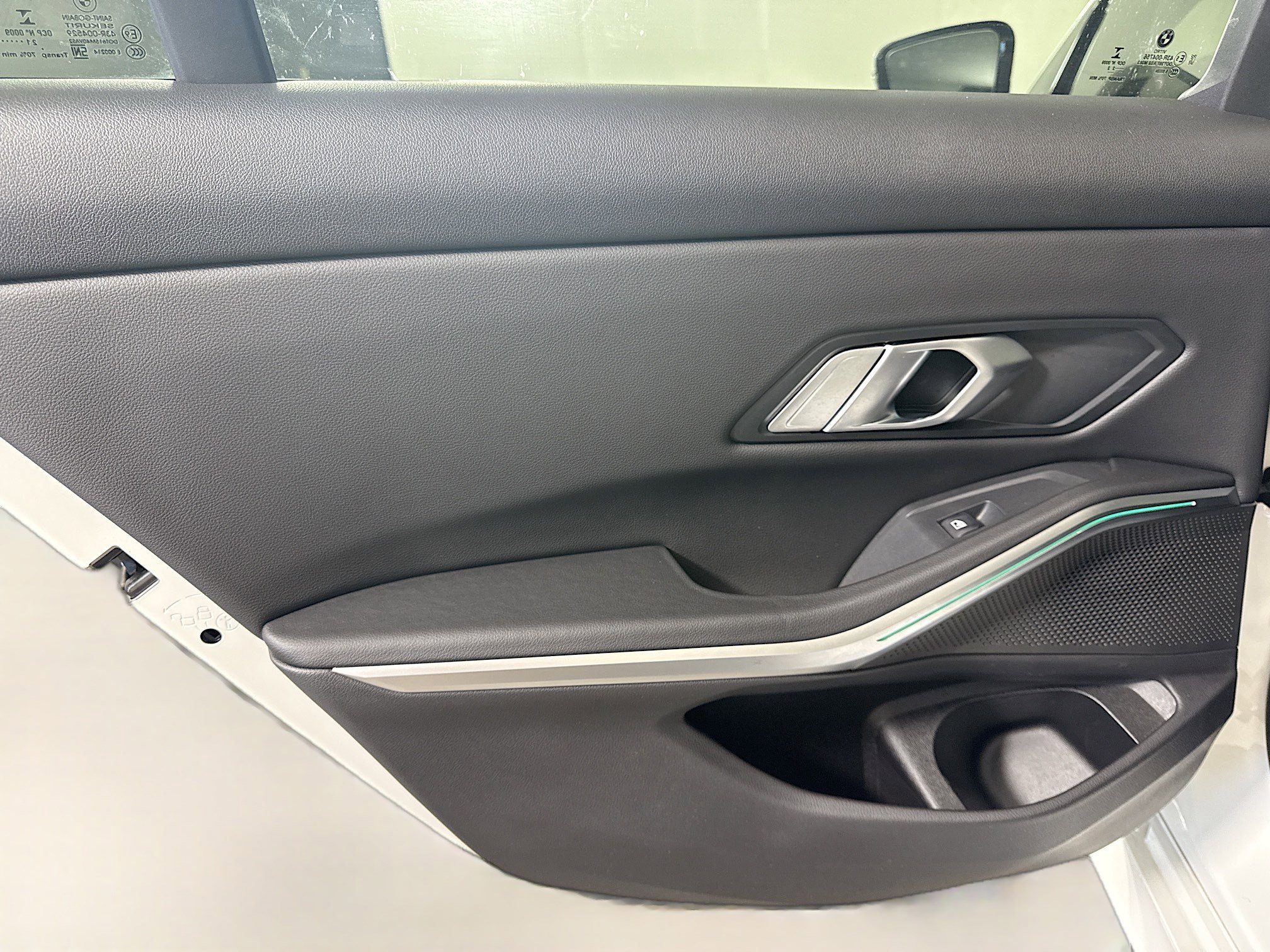 Used 2022 BMW 330e w/ M Sport Package image 26