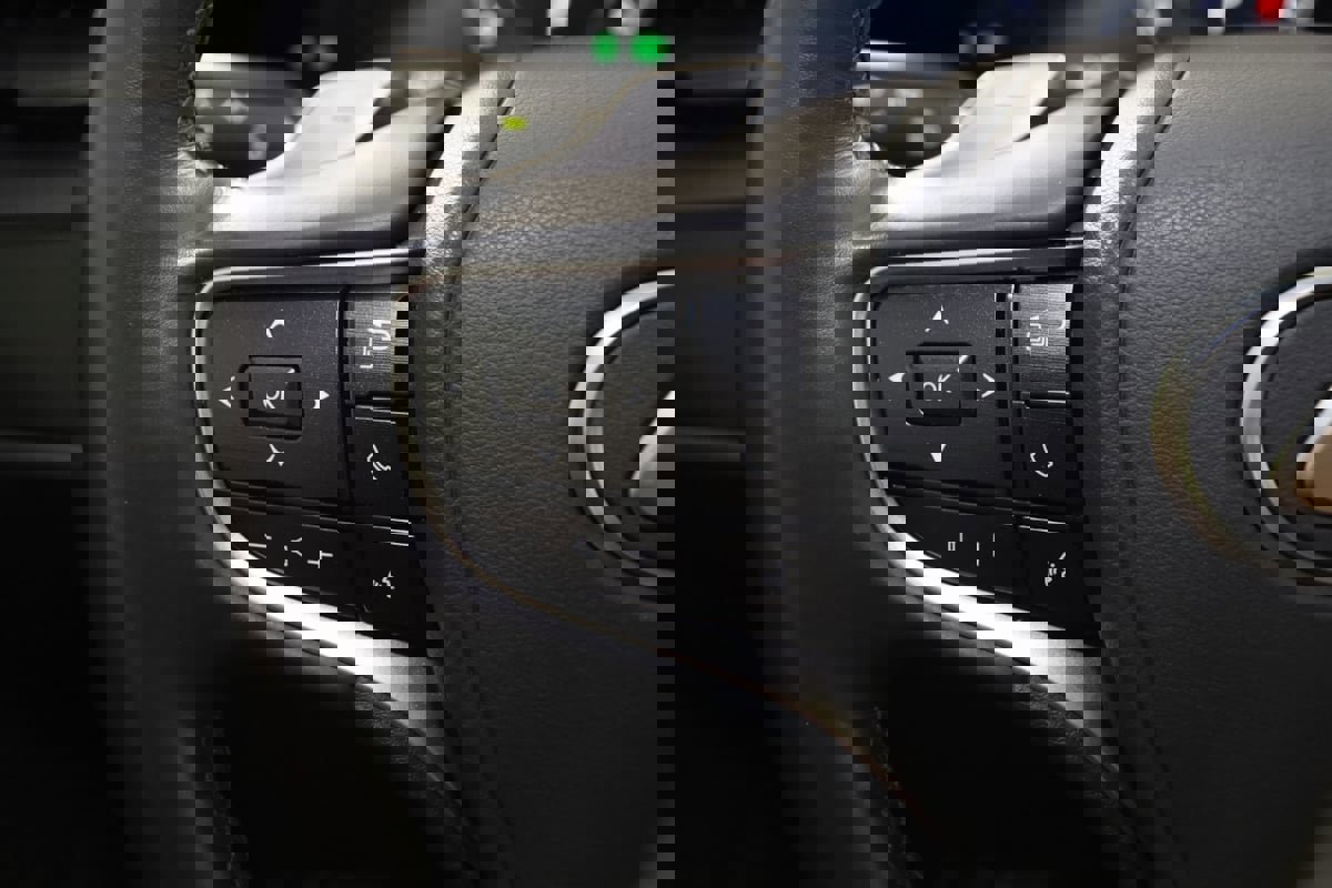 Used 2024 Lexus ES 350 w/ Accessory Package (Z2) image 34