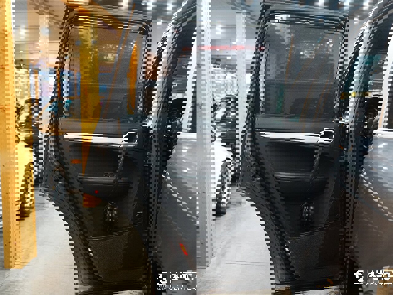 Used 2008 Porsche Cayenne Turbo image 26