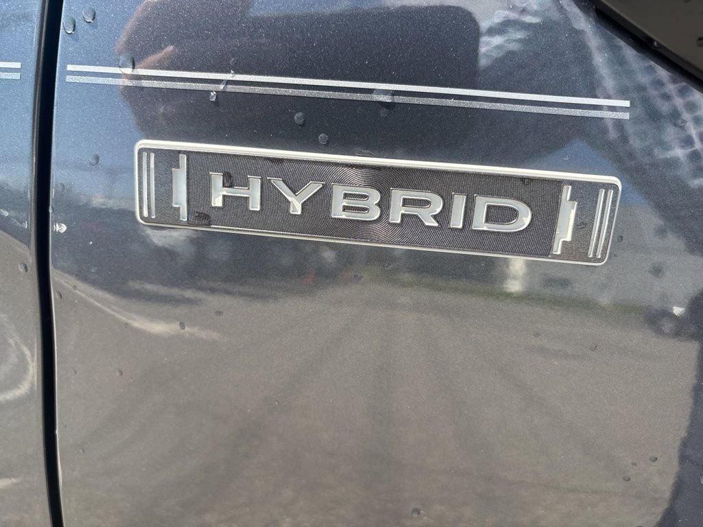 Certified 2025 Subaru Forester Touring AWD/4WD image 12