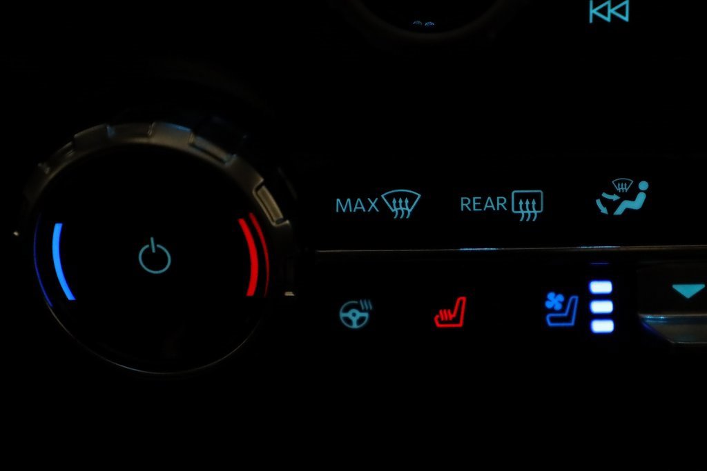 Used 2025 Ford F250 Platinum w/ Tremor Off-Road Package image 42