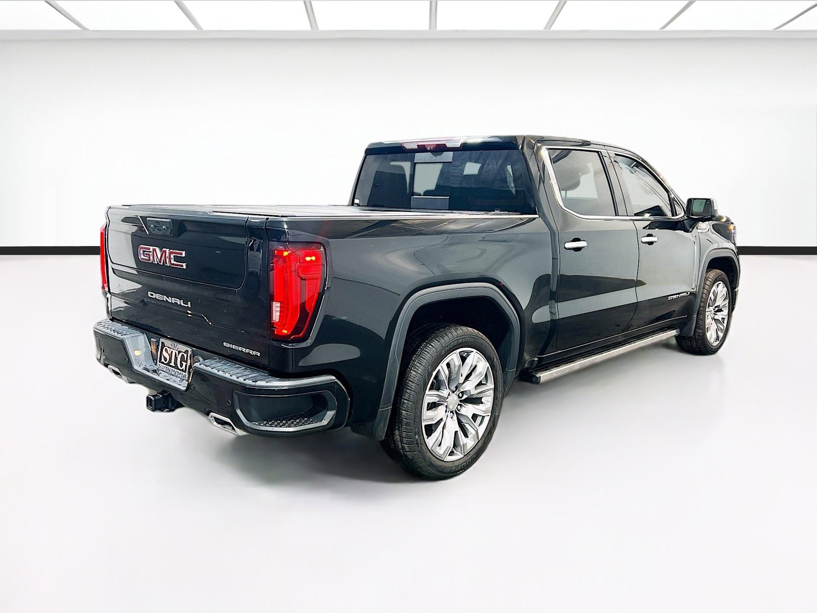 Used 2023 GMC Sierra 1500 Denali w/ Denali Reserve Package image 4