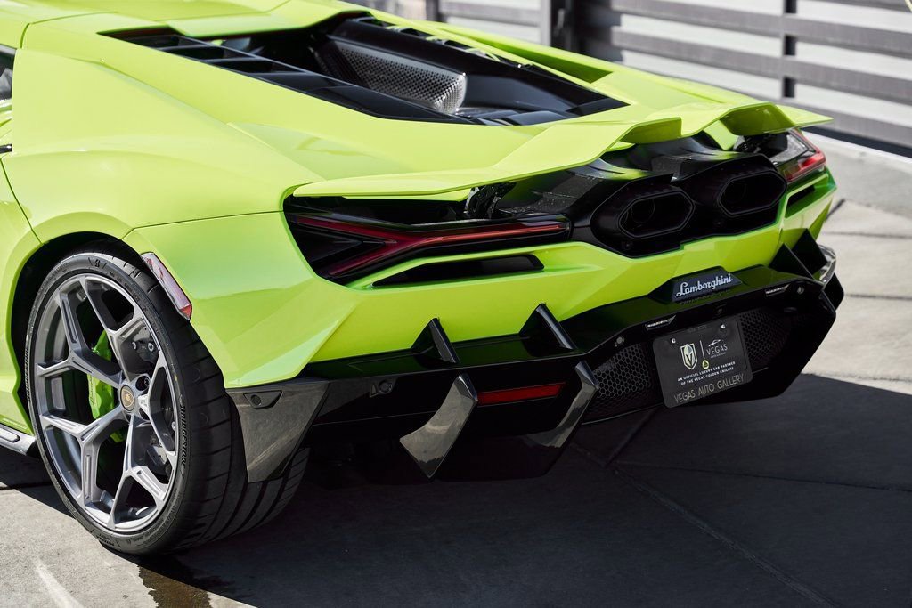Used 2025 Lamborghini Revuelto AWD/4WD image 13