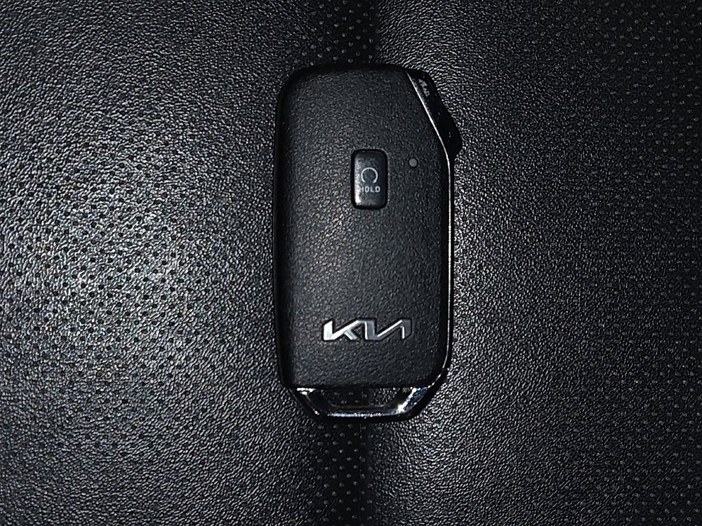Used 2022 Kia Telluride LX image 32