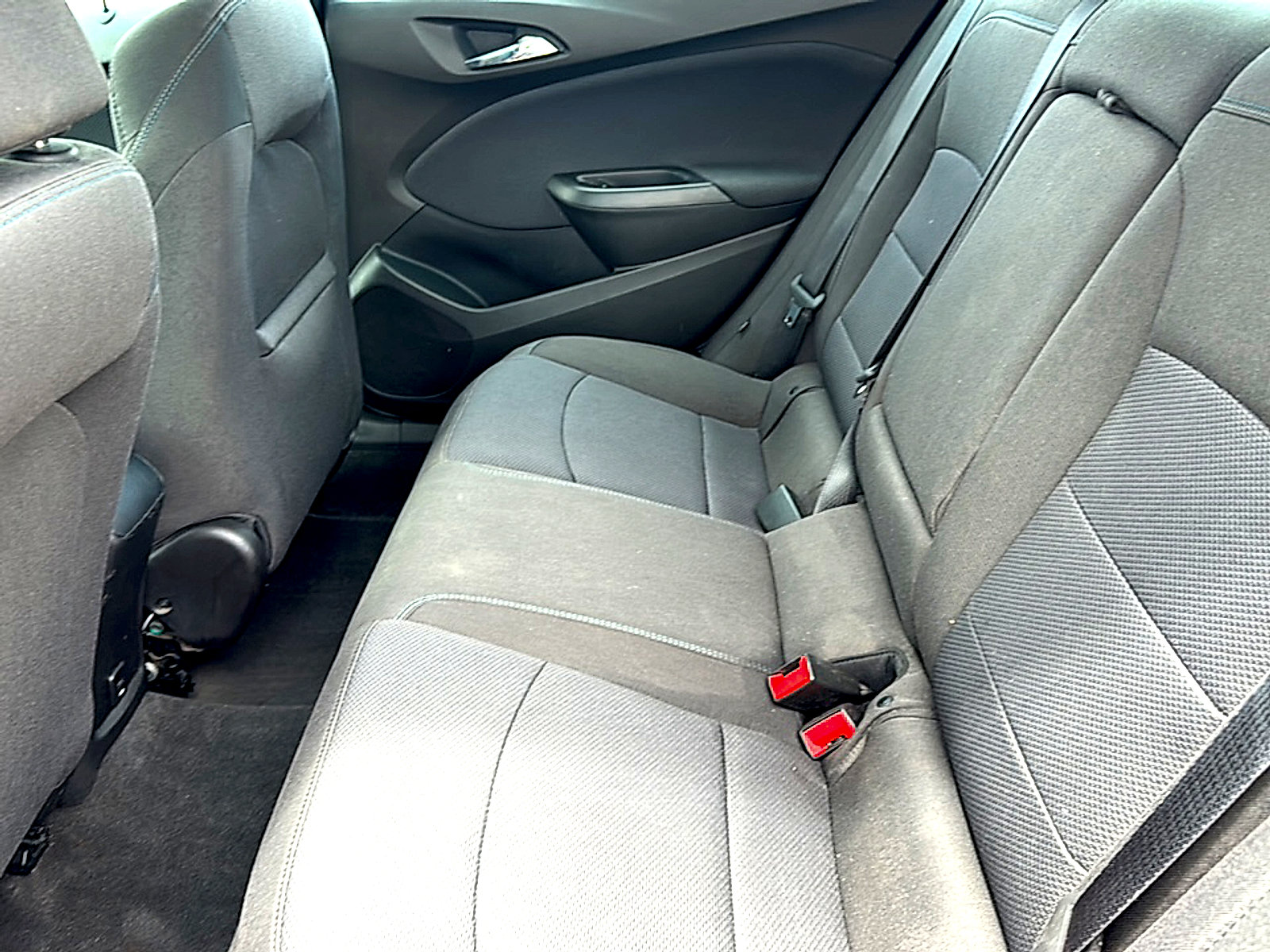 Used 2018 Chevrolet Cruze LT FWD image 18
