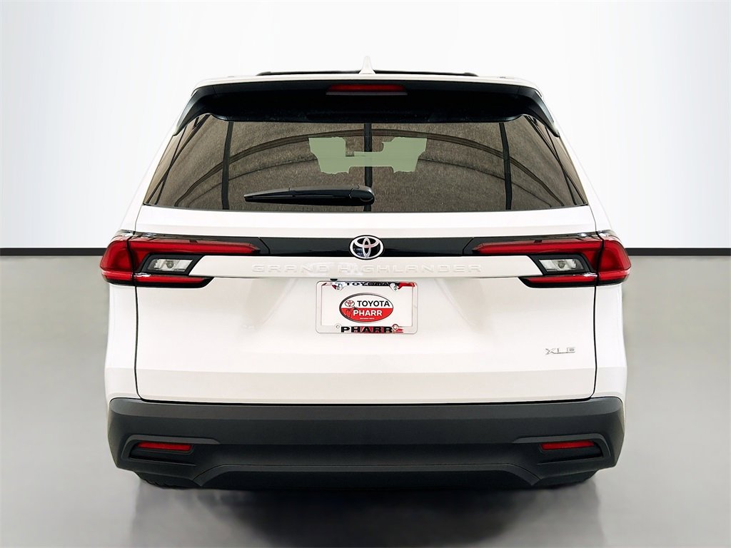 New 2025 Toyota Grand Highlander FWD image 5