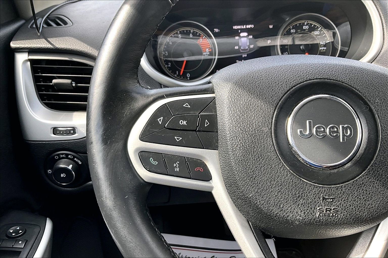 Used 2017 Jeep Cherokee Trailhawk w/ Cold Weather Group image 11