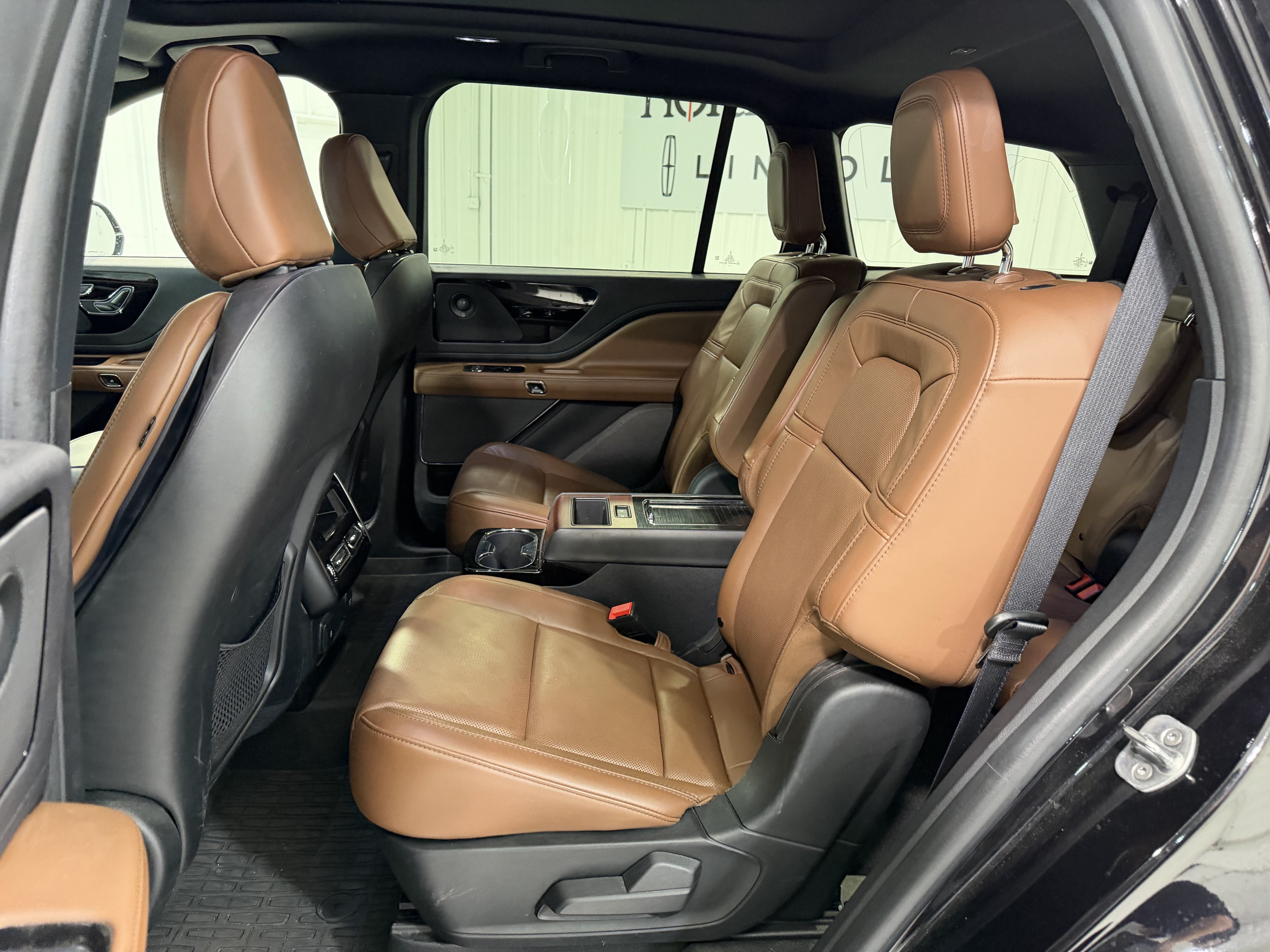Used 2022 Lincoln Aviator Reserve w/ Equipment Group 201A RWD image 10