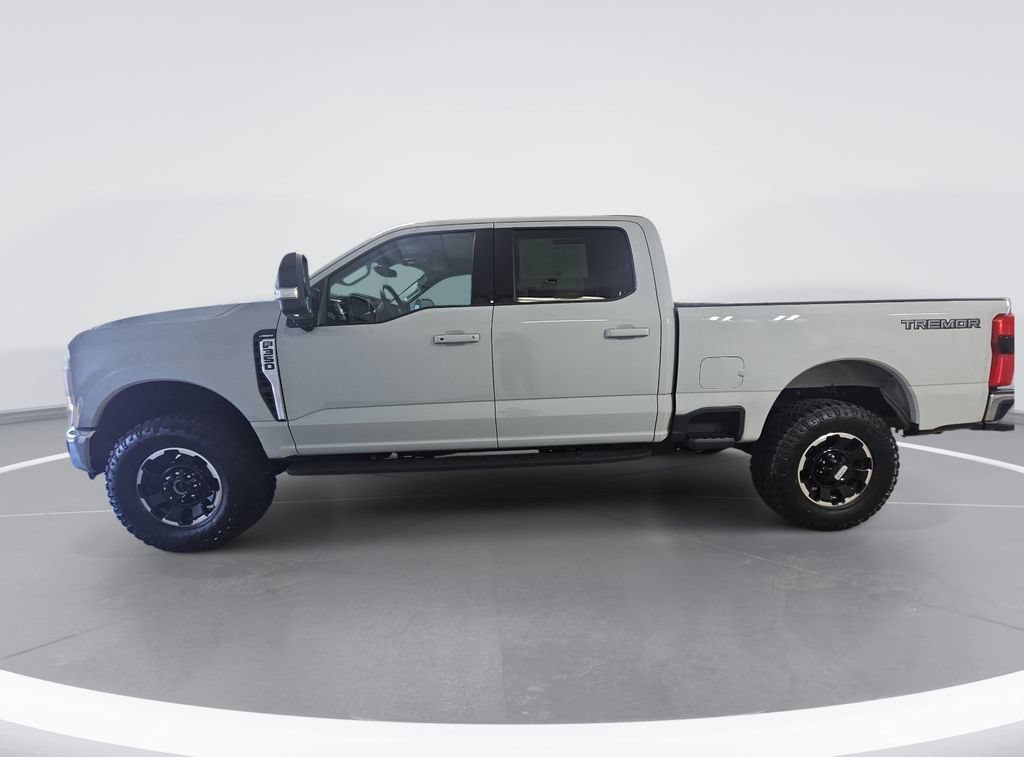 Used 2025 Ford F350 Lariat w/ Tremor Off-Road Package AWD/4WD image 7
